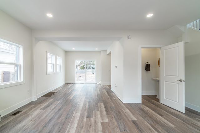 131 E Branning Avenue, Fort Wayne, IN 46806