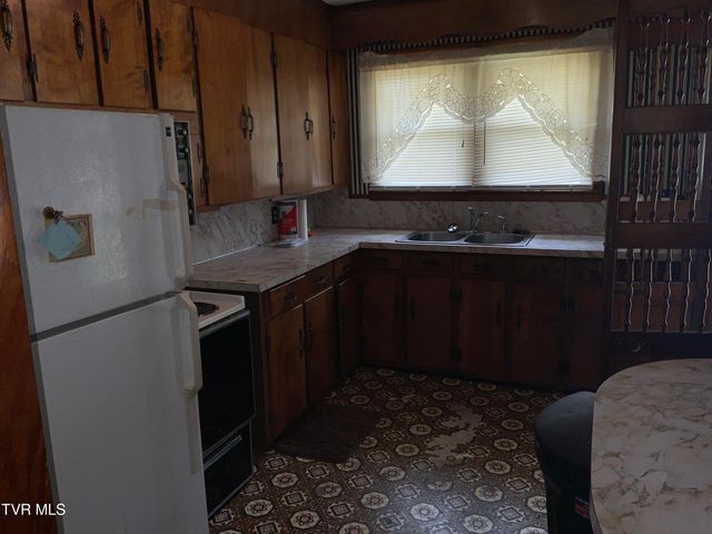1300 Holston Drive, Bristol, TN 37620