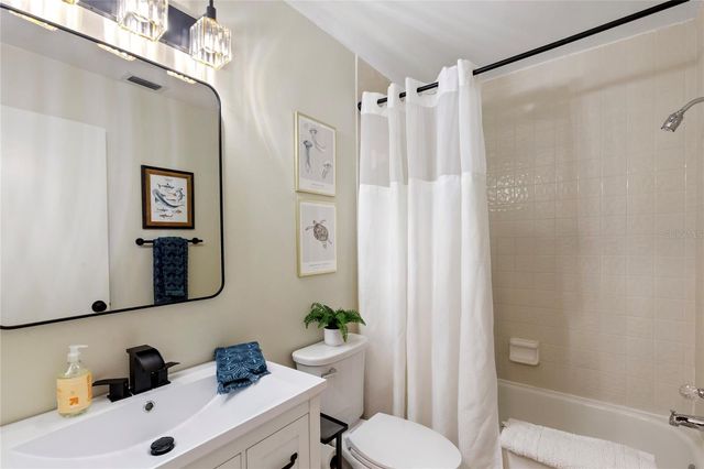 3887 CATALINA DRIVE, Bradenton, FL 34210