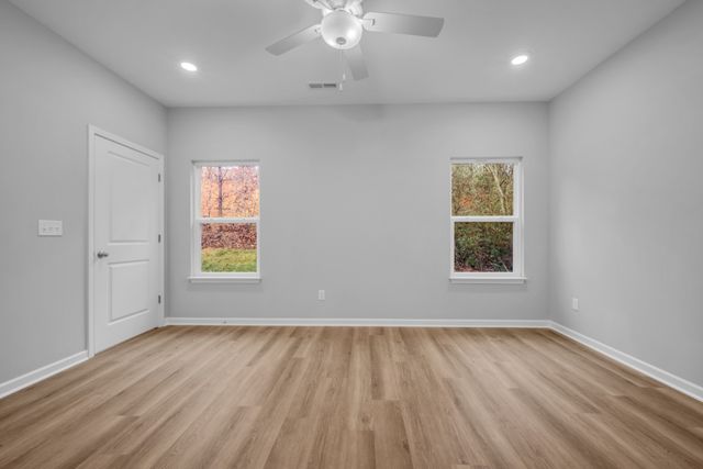 108 W Quail Hollow Way, Dickson, TN 37055