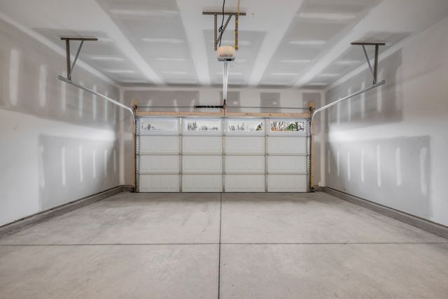 108 W Quail Hollow Way, Dickson, TN 37055