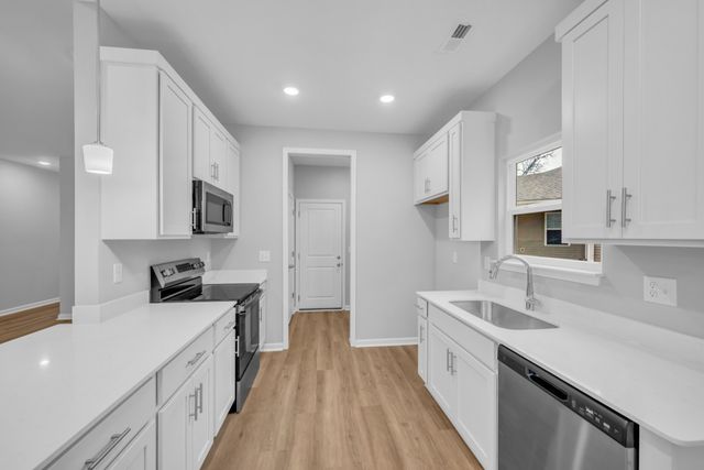 108 W Quail Hollow Way, Dickson, TN 37055