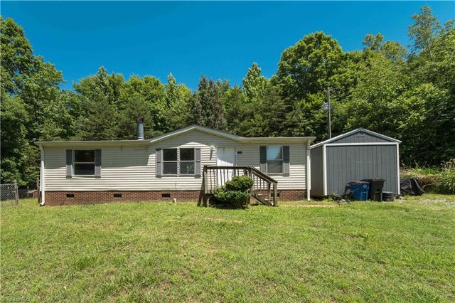 4355 Rolling Hill Drive, Tobaccoville, NC 27050