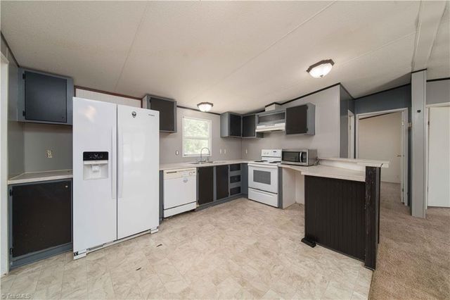 4355 Rolling Hill Drive, Tobaccoville, NC 27050
