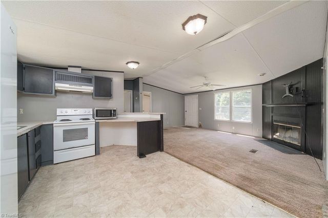 4355 Rolling Hill Drive, Tobaccoville, NC 27050