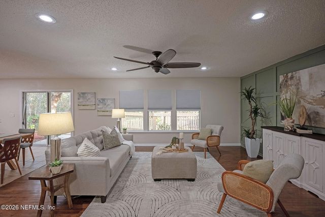 2541 REAGAN LAKES Lane, Jacksonville, FL 32221