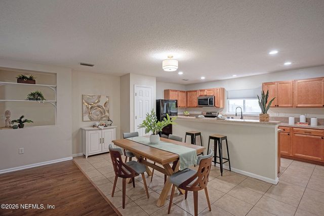 2541 REAGAN LAKES Lane, Jacksonville, FL 32221