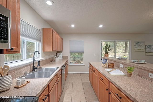 2541 REAGAN LAKES Lane, Jacksonville, FL 32221