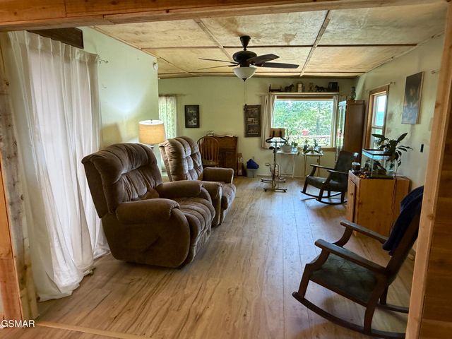 1040 Sturmhaben Way, Newport, TN 37821