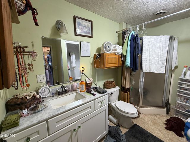 1040 Sturmhaben Way, Newport, TN 37821