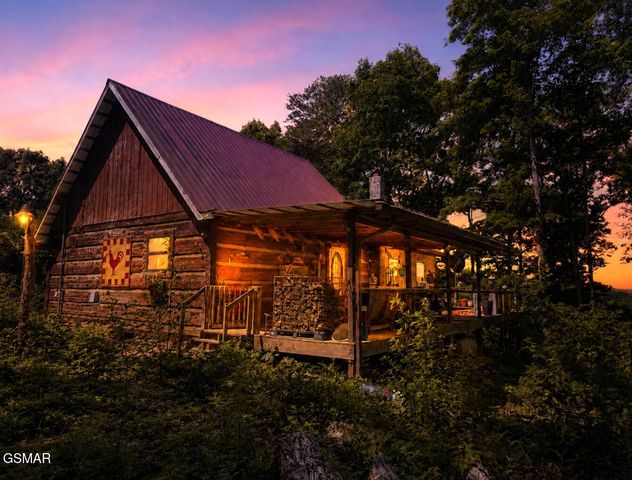 1040 Sturmhaben Way, Newport, TN 37821