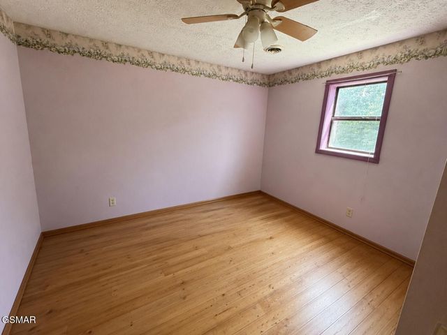 1040 Sturmhaben Way, Newport, TN 37821