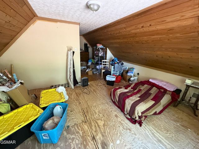 1040 Sturmhaben Way, Newport, TN 37821