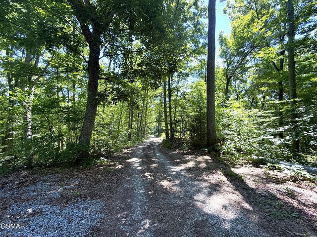 1040 Sturmhaben Way, Newport, TN 37821