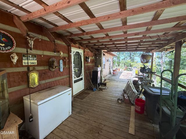 1040 Sturmhaben Way, Newport, TN 37821