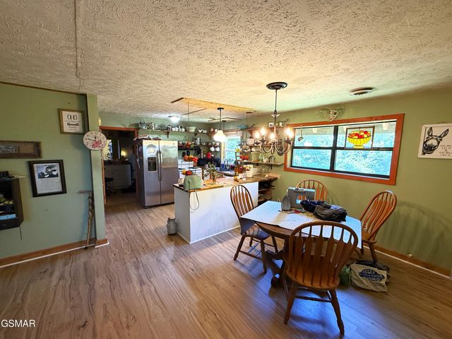 1040 Sturmhaben Way, Newport, TN 37821