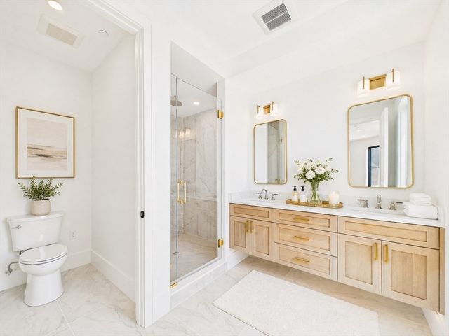 1674 Columbia, Boston, MA 02127