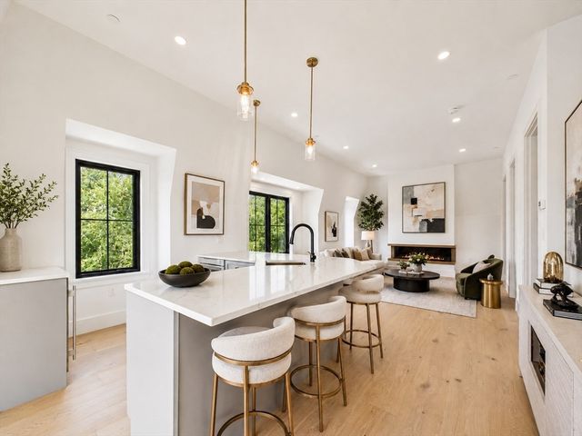 1674 Columbia, Boston, MA 02127