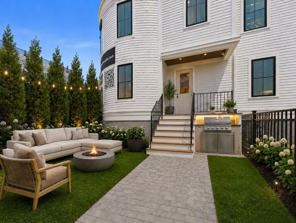1674 Columbia, Boston, MA 02127