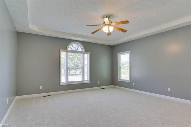 31 Ashe Meadows DR, Hampton, VA 23664