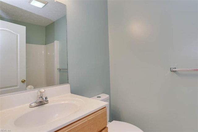 31 Ashe Meadows DR, Hampton, VA 23664