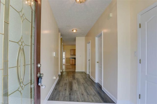 31 Ashe Meadows DR, Hampton, VA 23664