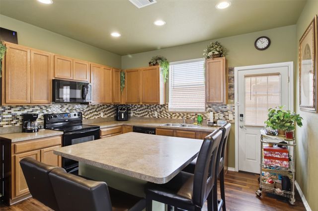 2648 Blackstone Drive, Grand Prairie, TX 75052
