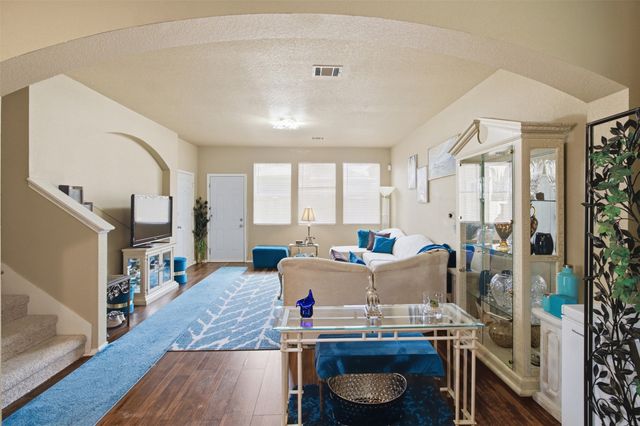 2648 Blackstone Drive, Grand Prairie, TX 75052