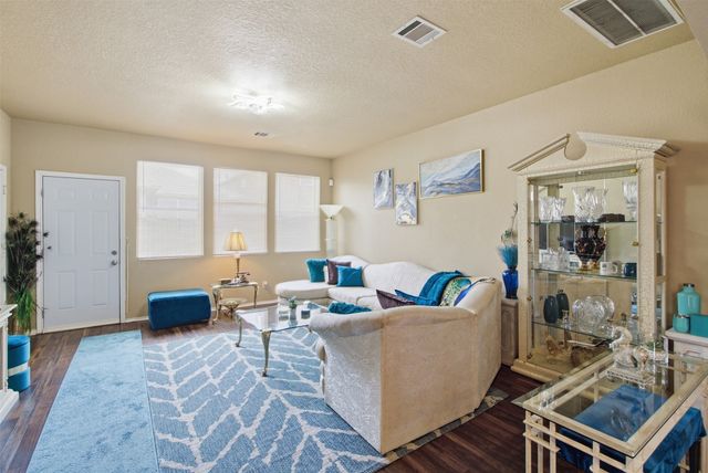 2648 Blackstone Drive, Grand Prairie, TX 75052