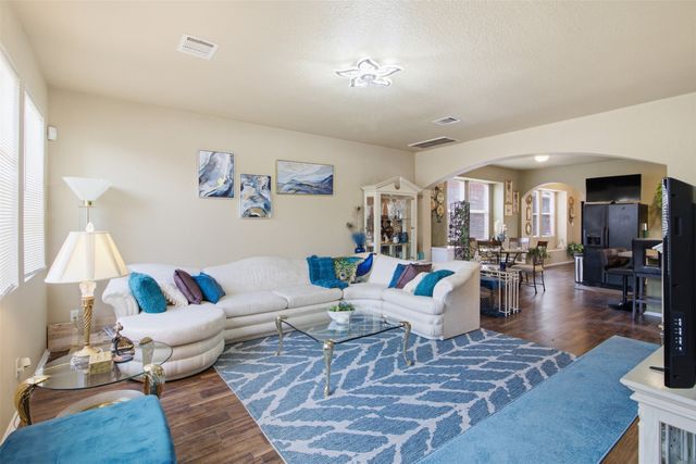2648 Blackstone Drive, Grand Prairie, TX 75052