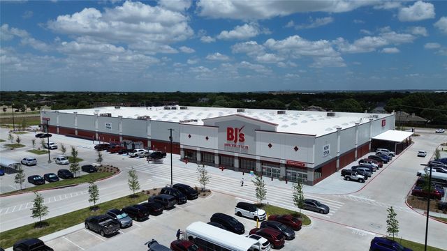 2648 Blackstone Drive, Grand Prairie, TX 75052