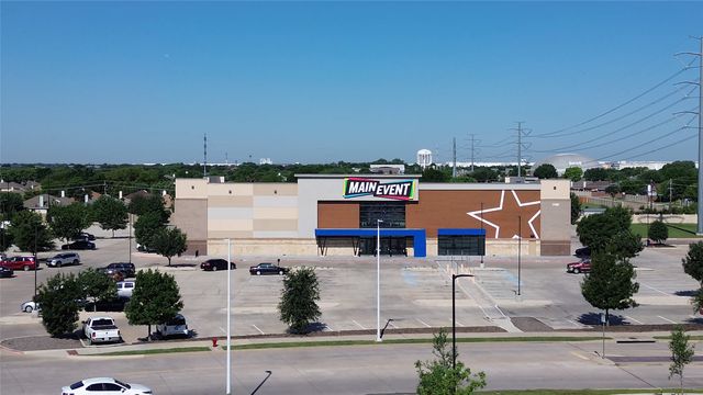 2648 Blackstone Drive, Grand Prairie, TX 75052