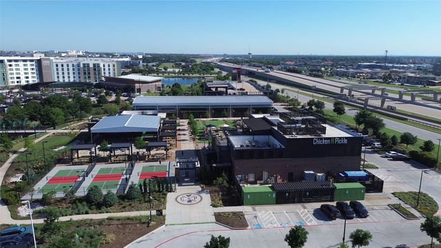 2648 Blackstone Drive, Grand Prairie, TX 75052