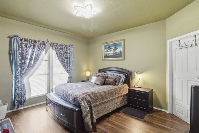 2648 Blackstone Drive, Grand Prairie, TX 75052