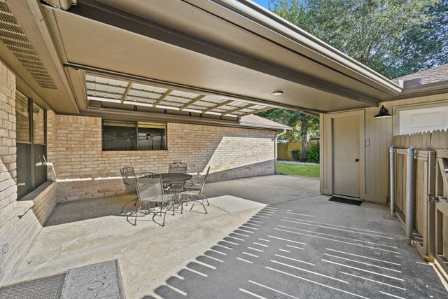 3106 Falling Brook Drive, Kingwood, TX 77345