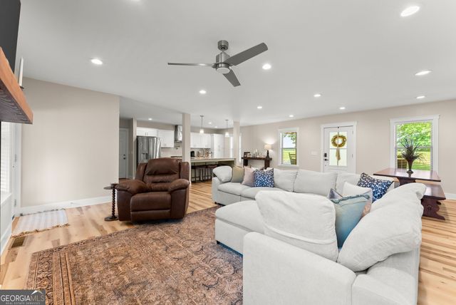 160 Main Street, Clermont, GA 30527