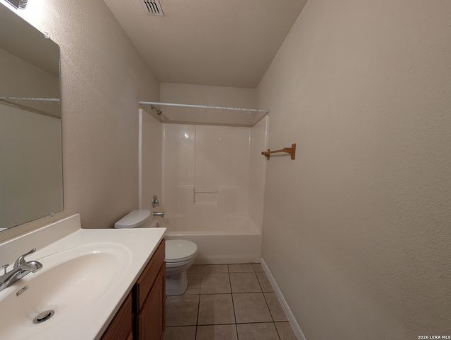 956 MISTY ACRES DR, New Braunfels, TX 78130