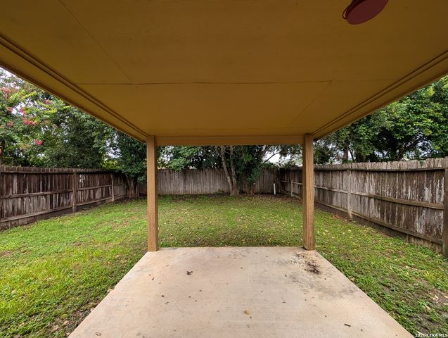 956 MISTY ACRES DR, New Braunfels, TX 78130