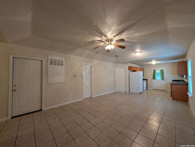 956 MISTY ACRES DR, New Braunfels, TX 78130