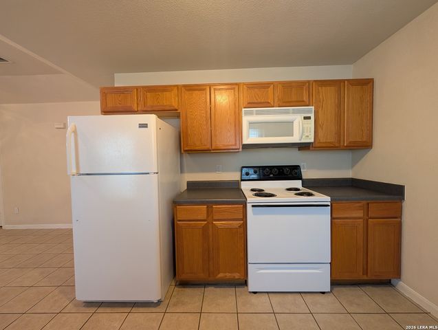956 MISTY ACRES DR, New Braunfels, TX 78130