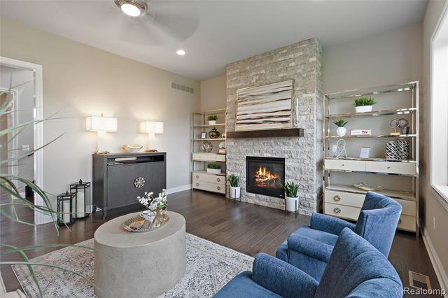 1050 Invitational Drive, Metamora, MI 48455