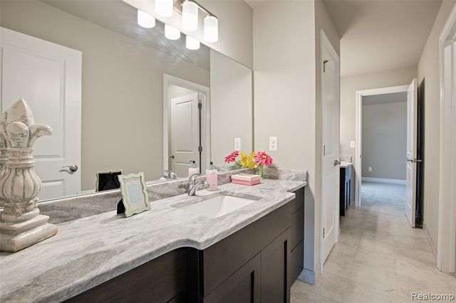 1050 Invitational Drive, Metamora, MI 48455