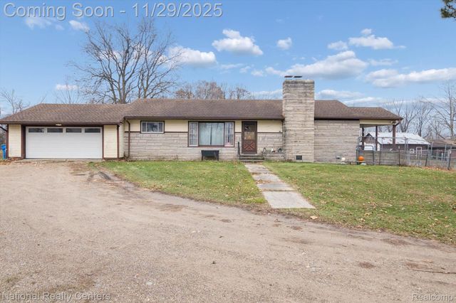 1251 E Reading Road, Hillsdale, MI 49242