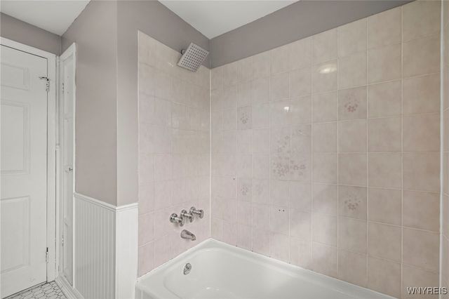 61 Cornell Drive, Cheektowaga, NY 14043