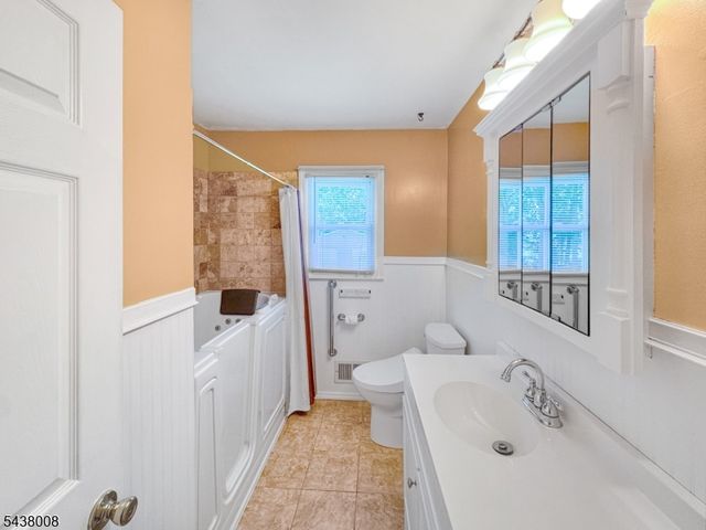 120 Oak St, Bridgewater Twp., NJ 08807