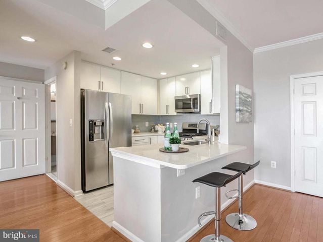 2004 11th St NW Apt 326, Washington, DC 20001