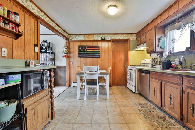 61 Thornton Avenue, Methuen, MA 01844