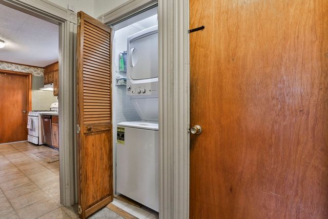 61 Thornton Avenue, Methuen, MA 01844