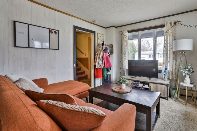 61 Thornton Avenue, Methuen, MA 01844