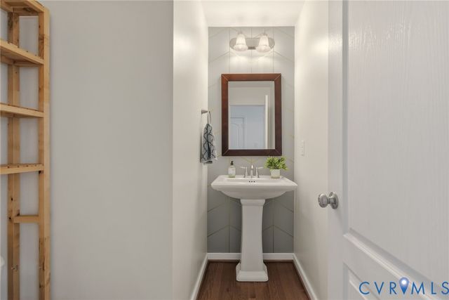 1207 Ashton Village Ct, Midlothian, VA 23114